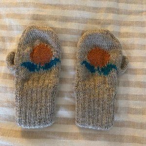 Oeuf NYC Mittens, size 18 months